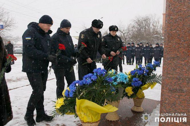 Новини Хмельницького - фото з У Хмельницькому вшанували ліквідаторів катастрофи на Чорнобильській АЕС У Хмельницькому вшанували ліквідаторів катастрофи на Чорнобильській АЕС, фото №3 на сайті vsim.ua