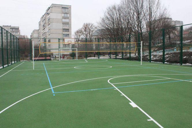 Новини Хмельницького - фото з У школі на Зарічанській відкрили спортивний майданчик за понад 2 мільйони гривень У школі на Зарічанській відкрили спортивний майданчик за понад 2 мільйони гривень, фото №2 на сайті vsim.ua