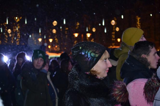 Відгорнули сніг і «вдарили роком». На Проскурівській виступив «Чумацький шлях», фото №11 на сайті vsim.ua