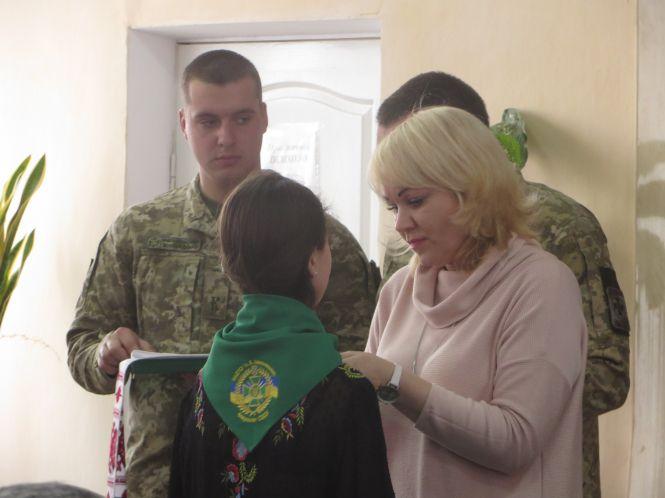 Новини Хмельницького - фото з Хмельницьким школярам вручили зелені берети Хмельницьким школярам вручили зелені берети, фото №5 на сайті vsim.ua