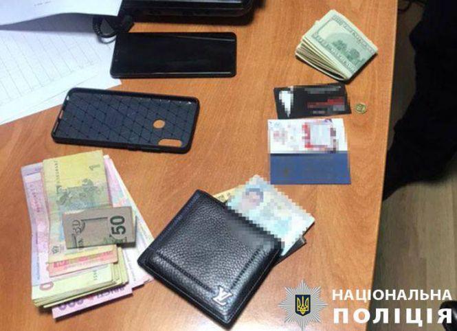 Дві тисячі доларів – і ти адвокат. У Тернополі викрили корупційну схему одержання адвокатського посвідчення, фото №1 на сайті 20minut.ua