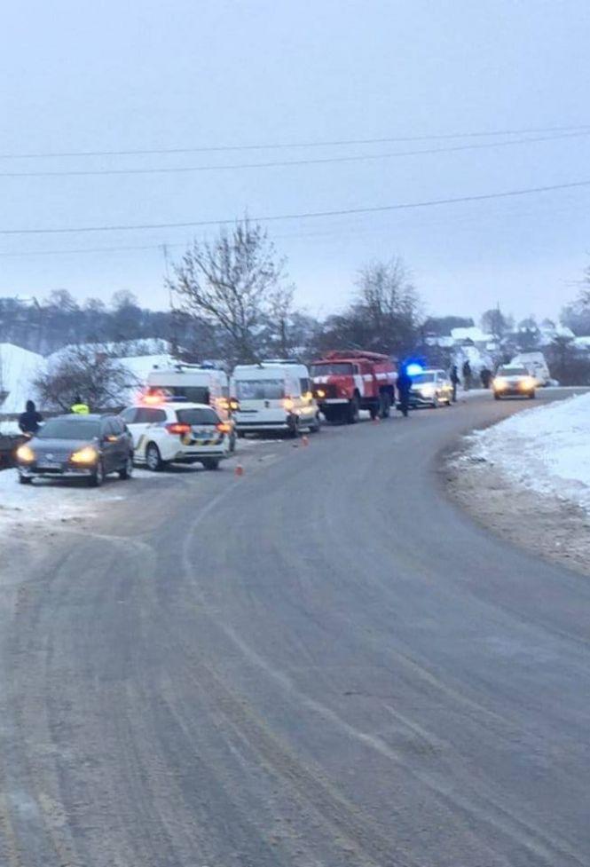 В ДТП під Кровінкою загинув 28-річний пасажир іноземної фури. Вантажівка в кюветі (оновлено), фото №1 на сайті 20minut.ua