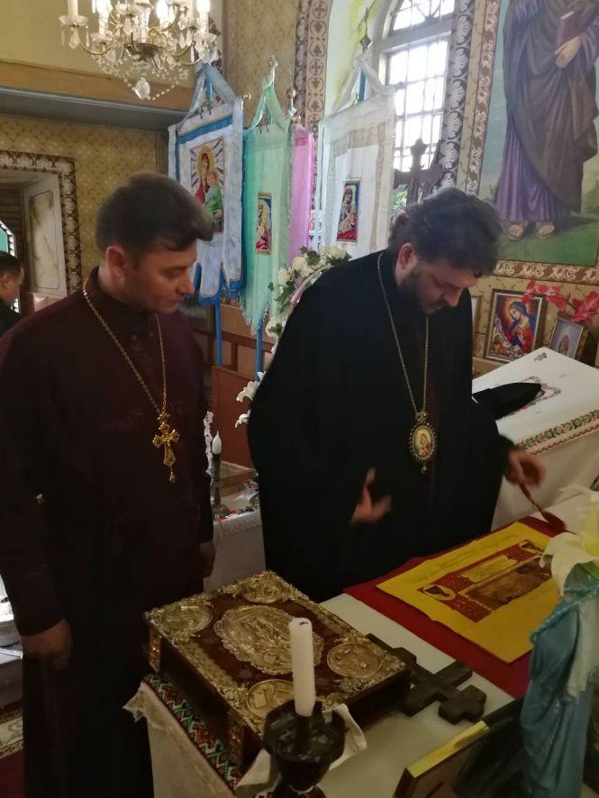 У селі на Тернопільщині ще такого не бачили: чому священики побилися в церкві, фото №1 на сайті 20minut.ua