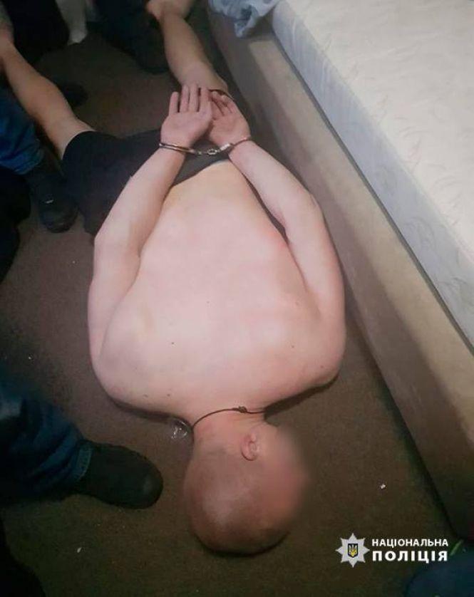 Новини Хмельницького - фото з У Волочиську бандити на замовлення екс-міліціонера "вибивали" неіснуючі борги з місцевих У Волочиську бандити на замовлення екс-міліціонера "вибивали" неіснуючі борги з місцевих, фото №3 на сайті vsim.ua