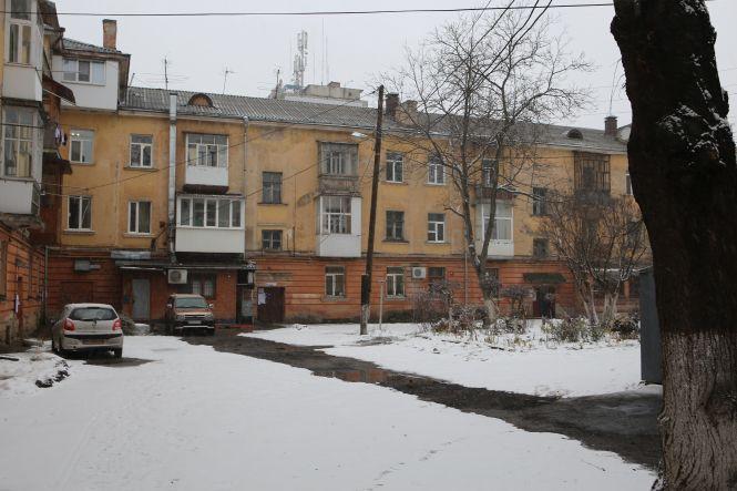 Будинок залізничників стоїть на місці розбомбленого храму, фото №1 на сайті 20minut.ua