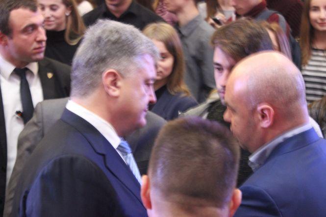 Новини Тернополя - фото з Президент "організував" розмову тернопільському студенту з міським головою Президент "організував" розмову тернопільському студенту з міським головою, фото №3 на сайті 20minut.ua