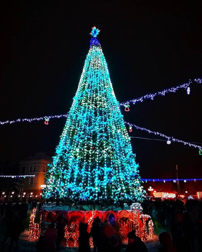 Новини Тернополя - фото з В Instagram публікують фото головної ялинки Тернополя В Instagram публікують фото головної ялинки Тернополя, фото №3 на сайті 20minut.ua