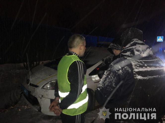 Новини Хмельницького - фото з Переслідування, стрілянина і таран: як рівненські копи ловили шаленого водія з Хмельниччини Переслідування, стрілянина і таран: як рівненські копи ловили шаленого водія з Хмельниччини, фото №5 на сайті vsim.ua