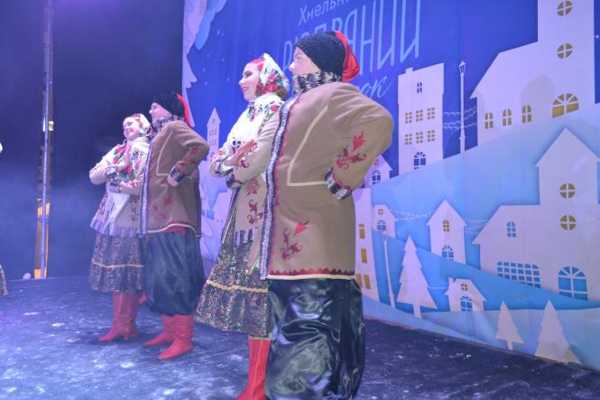 Співи, танці та Віфлеємський вогонь: у Хмельницькому відсвяткували День Святого Миколая, фото №15 на сайті vsim.ua