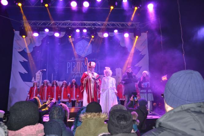 Співи, танці та Віфлеємський вогонь: у Хмельницькому відсвяткували День Святого Миколая, фото №2 на сайті vsim.ua