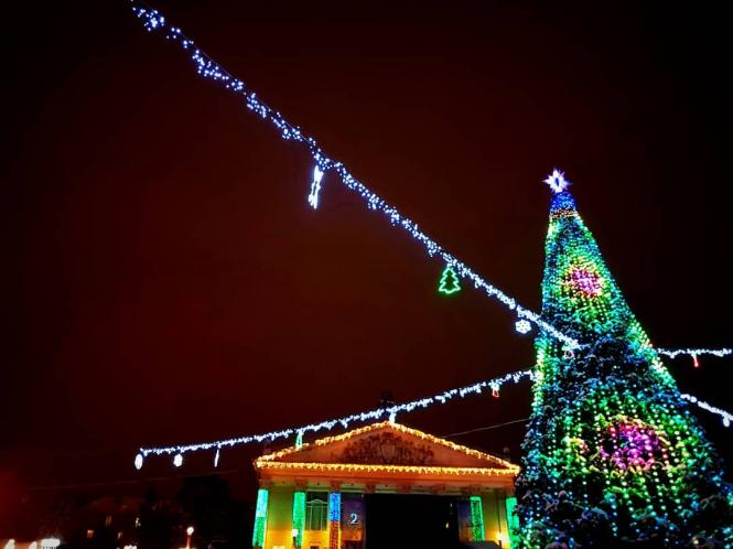 Новини Тернополя - фото з В Instagram публікують фото головної ялинки Тернополя В Instagram публікують фото головної ялинки Тернополя, фото №4 на сайті 20minut.ua