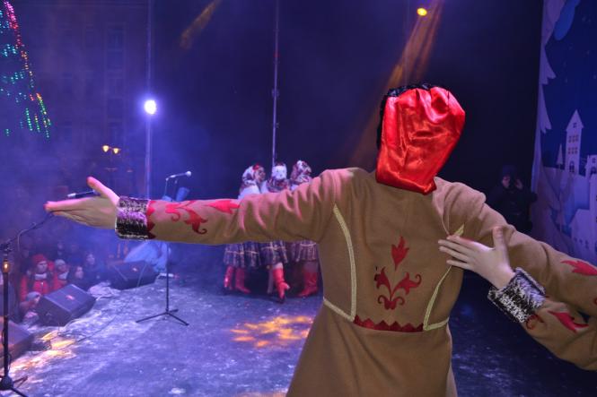 Співи, танці та Віфлеємський вогонь: у Хмельницькому відсвяткували День Святого Миколая, фото №13 на сайті vsim.ua