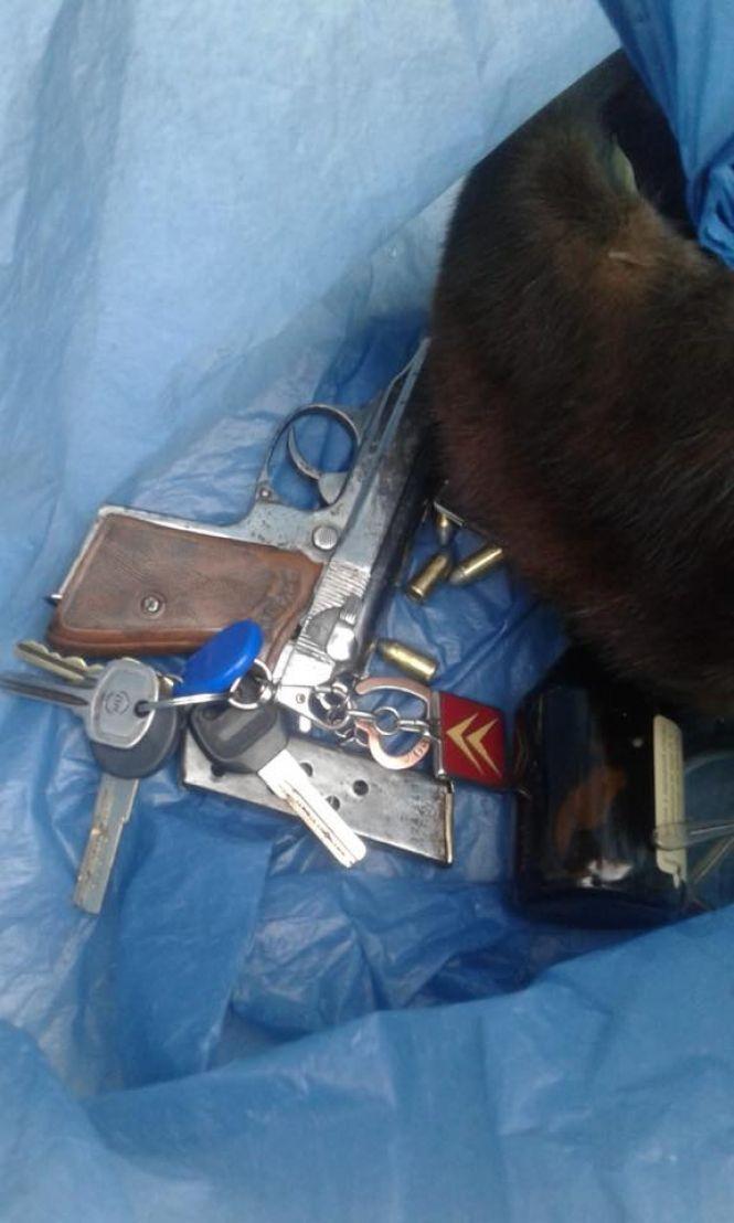 Поліція Кам’янця затримала чоловіка, який незаконно зберігав зброю і погрожував дружині, фото №3 на сайті 20minut.ua