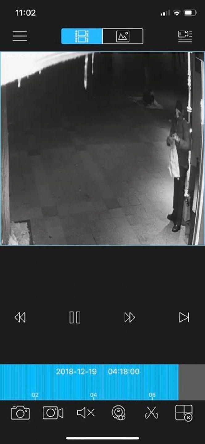 Новини Житомира - фото з Допоможіть знайти вандала: на Михайлівській потрощені ліхтарі та викрадено колонку Допоможіть знайти вандала: на Михайлівській потрощені ліхтарі та викрадено колонку, фото №2 на сайті 20minut.ua