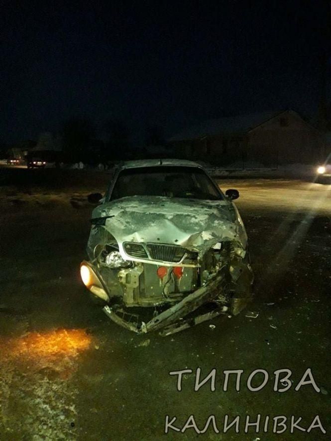 Новини Козятина - фото з Потрійна ДТП у Калинівці: два побиті легковики та автобус Потрійна ДТП у Калинівці: два побиті легковики та автобус, фото №1 на сайті 20minut.ua