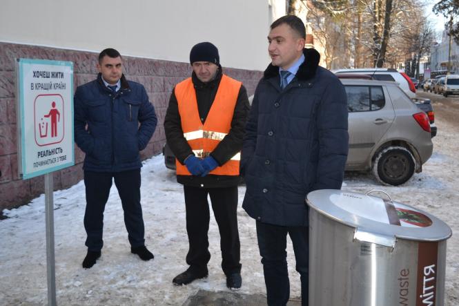 У Хмельницькому показали новий підземний контейнер для сміття, фото №6 на сайті vsim.ua