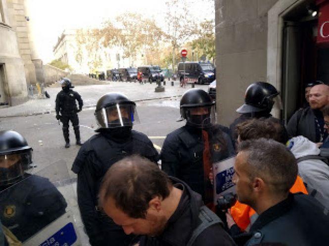 Новини Козятина - фото з Барселона . Протистояння з поліцією.
Репортаж Влада Лісового Барселона . Протистояння з поліцією.
Репортаж Влада Лісового, фото №8 на сайті 20minut.ua