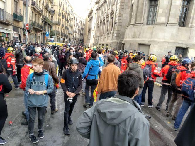 Новини Козятина - фото з Барселона . Протистояння з поліцією.
Репортаж Влада Лісового Барселона . Протистояння з поліцією.
Репортаж Влада Лісового, фото №11 на сайті 20minut.ua