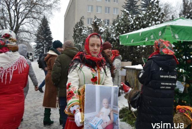 День Святого Миколая, ціни на ялинки та заритий сміттєвий контейнер: ТОП-5 новин тижня у Хмельницькому, фото №1 на сайті vsim.ua