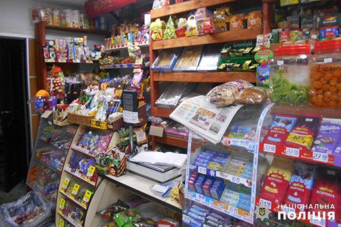 У Шепетівці затримали крадіїв, які з сокирою та у балаклавах "обчистили" десяток магазинів, фото №1 на сайті vsim.ua