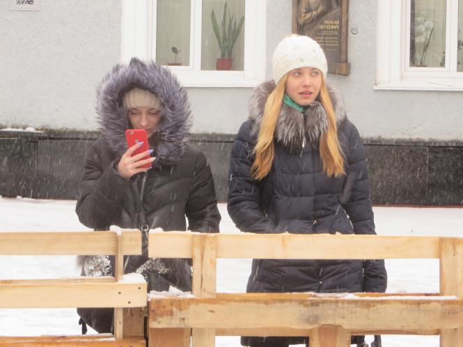 Новини Хмельницького - фото з Фото дня: біля ялинки на Проскурівській з’явилися живі овечки та коза Фото дня: біля ялинки на Проскурівській з’явилися живі овечки та коза, фото №4 на сайті vsim.ua