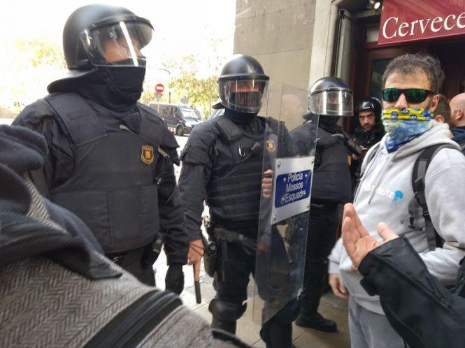 Новини Козятина - фото з Барселона . Протистояння з поліцією.
Репортаж Влада Лісового Барселона . Протистояння з поліцією.
Репортаж Влада Лісового, фото №2 на сайті 20minut.ua