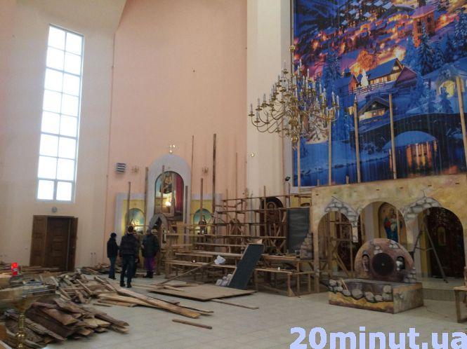 У Тернополі почали монтувати найбільшу шопку в Україні, фото №1 на сайті 20minut.ua