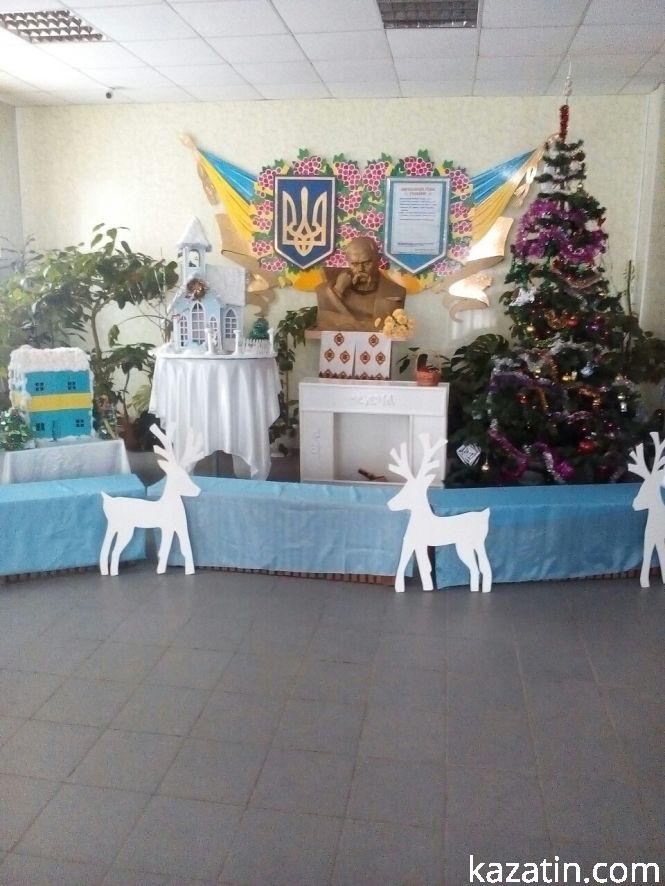 Фото дня:  у лікарнях черги на рентген, у школах — по-святковому, на дорогах — фури, фото №7 на сайті 20minut.ua