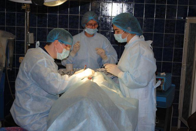 Новини Тернополя - фото з Тернопільський пластичний хірург готовий безкоштовно прооперувати 10 людей, які страждають через свою зовнішність Тернопільський пластичний хірург готовий безкоштовно прооперувати 10 людей, які страждають через свою зовнішність, фото №2 на сайті 20minut.ua