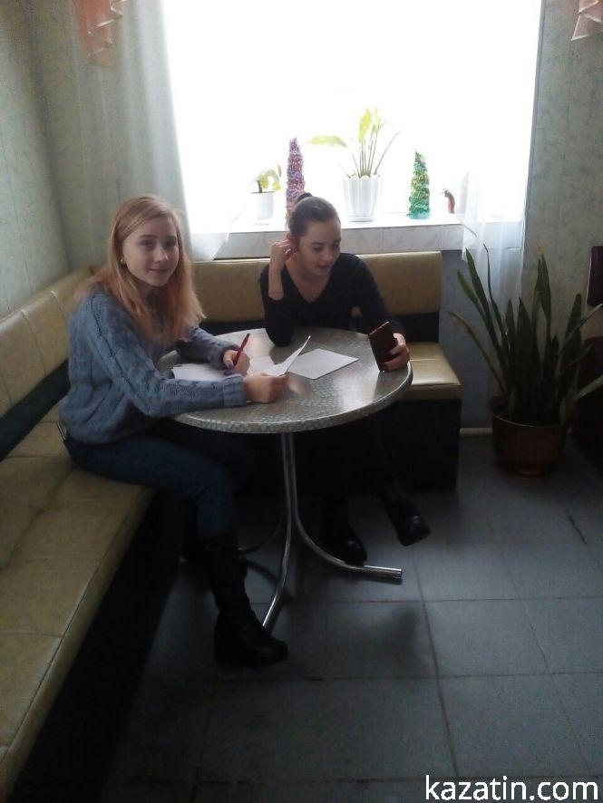 Фото дня:  у лікарнях черги на рентген, у школах — по-святковому, на дорогах — фури, фото №6 на сайті 20minut.ua