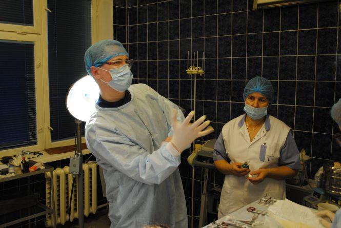 Новини Тернополя - фото з Тернопільський пластичний хірург готовий безкоштовно прооперувати 10 людей, які страждають через свою зовнішність Тернопільський пластичний хірург готовий безкоштовно прооперувати 10 людей, які страждають через свою зовнішність, фото №1 на сайті 20minut.ua