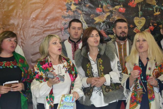 Директори шкіл Хмельницького влаштували співочий флешмоб, фото №9 на сайті vsim.ua