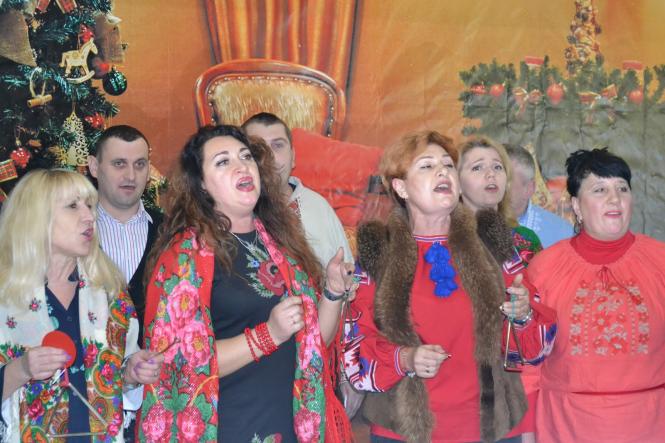 Директори шкіл Хмельницького влаштували співочий флешмоб, фото №6 на сайті vsim.ua