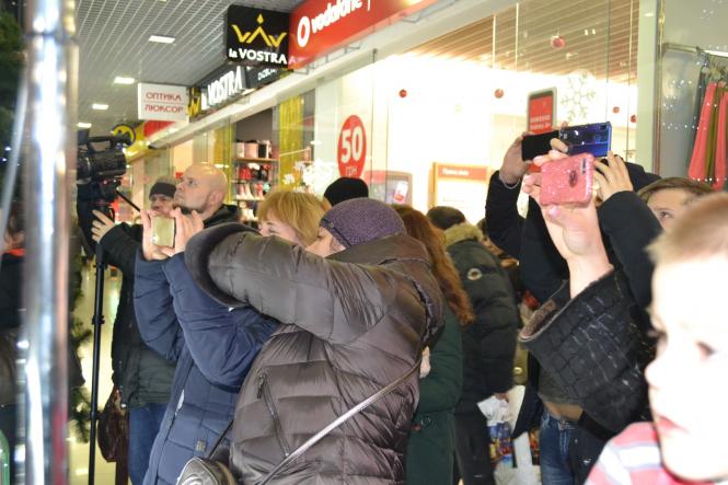 Директори шкіл Хмельницького влаштували співочий флешмоб, фото №3 на сайті vsim.ua