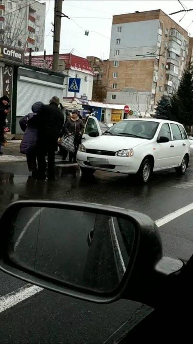 Новини Хмельницького - фото з Збита жінка і травмований водій: хроніка ДТП у Хмельницькому Збита жінка і травмований водій: хроніка ДТП у Хмельницькому, фото №4 на сайті vsim.ua