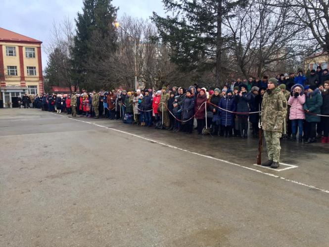 Новини Кам'янця-Подільського - фото з У Кам’янці солдати-новобранці присягнули на вірність українському народу У Кам’янці солдати-новобранці присягнули на вірність українському народу, фото №3 на сайті 20minut.ua
