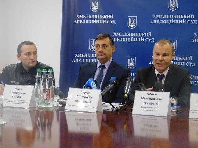 Новини Хмельницького - фото з Трапляється, що й жінки б’ють чоловіків: хмельничани щодня стають жертвами домашнього насилля Трапляється, що й жінки б’ють чоловіків: хмельничани щодня стають жертвами домашнього насилля, фото №1 на сайті vsim.ua