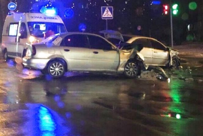 Новини Хмельницького - фото з Збита жінка і травмований водій: хроніка ДТП у Хмельницькому Збита жінка і травмований водій: хроніка ДТП у Хмельницькому, фото №2 на сайті vsim.ua