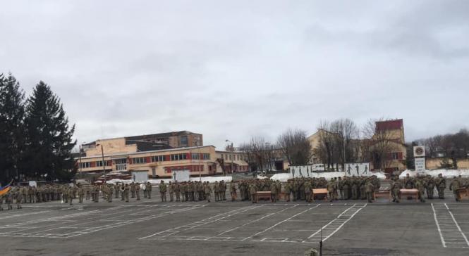 Новини Кам'янця-Подільського - фото з У Кам’янці солдати-новобранці присягнули на вірність українському народу У Кам’янці солдати-новобранці присягнули на вірність українському народу, фото №2 на сайті 20minut.ua