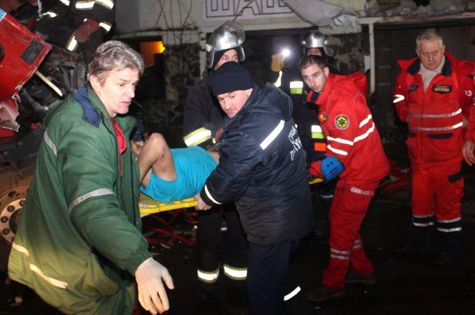 Новини Хмельницького - фото з Троє людей загинуло внаслідок моторошної ДТП біля Хмельницького (ФОТО, ВІДЕО) Троє людей загинуло внаслідок моторошної ДТП біля Хмельницького (ФОТО, ВІДЕО), фото №2 на сайті vsim.ua