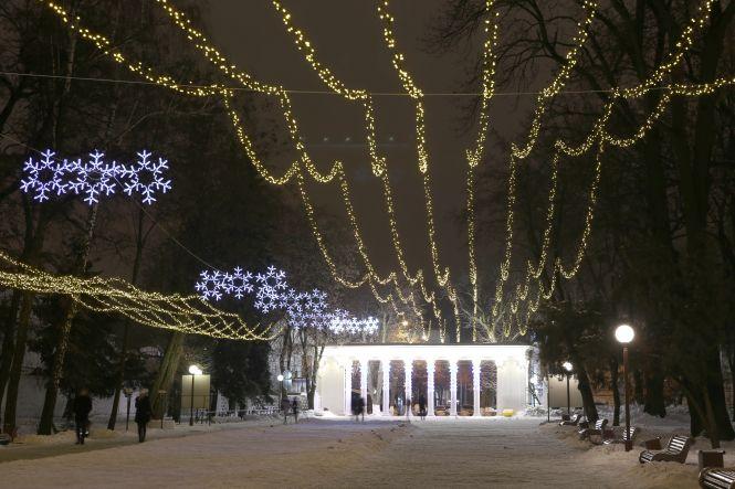 Новини Вінниці - фото з Центр міста у «вогнях». Як виглядає святкова Вінниця напередодні Різдва Центр міста у «вогнях». Як виглядає святкова Вінниця напередодні Різдва, фото №9 на сайті 20minut.ua