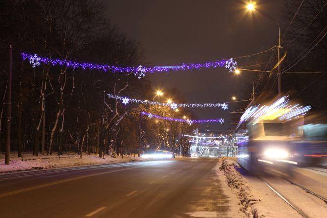 Новини Вінниці - фото з Центр міста у «вогнях». Як виглядає святкова Вінниця напередодні Різдва Центр міста у «вогнях». Як виглядає святкова Вінниця напередодні Різдва, фото №2 на сайті 20minut.ua