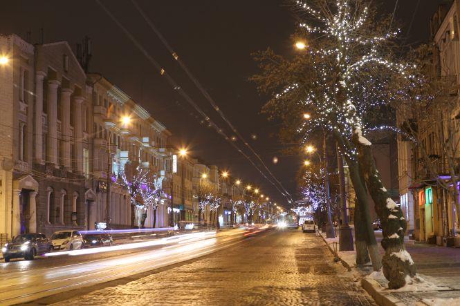 Новини Вінниці - фото з Центр міста у «вогнях». Як виглядає святкова Вінниця напередодні Різдва Центр міста у «вогнях». Як виглядає святкова Вінниця напередодні Різдва, фото №12 на сайті 20minut.ua