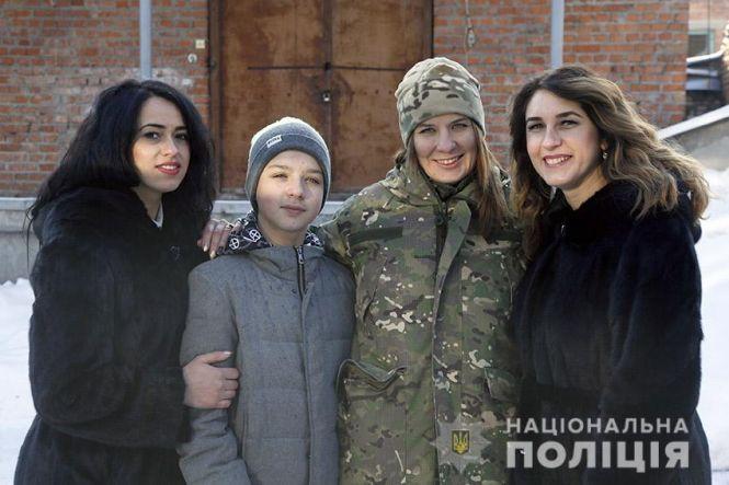 Новини Хмельницького - фото з Хмельницькі "богданівці" та патрульні відправилися в чергову ротацію на Схід Хмельницькі "богданівці" та патрульні відправилися в чергову ротацію на Схід, фото №3 на сайті vsim.ua