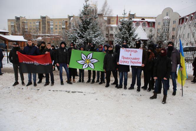 Новини Вінниці - фото з «Ви всі тут повії»: як націоналісти ходили у Вінниці до святих отців Російської церкви «Ви всі тут повії»: як націоналісти ходили у Вінниці до святих отців Російської церкви, фото №10 на сайті 20minut.ua