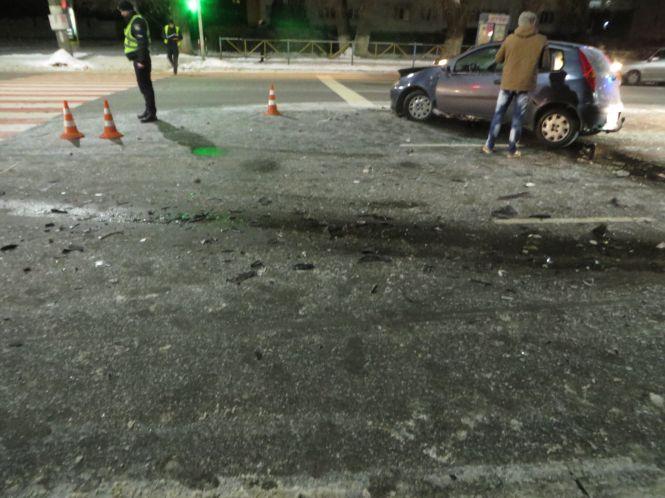 Новини Хмельницького - фото з Водій на «євроблясі» спричинив ДТП на проспекті Миру Водій на «євроблясі» спричинив ДТП на проспекті Миру, фото №4 на сайті vsim.ua