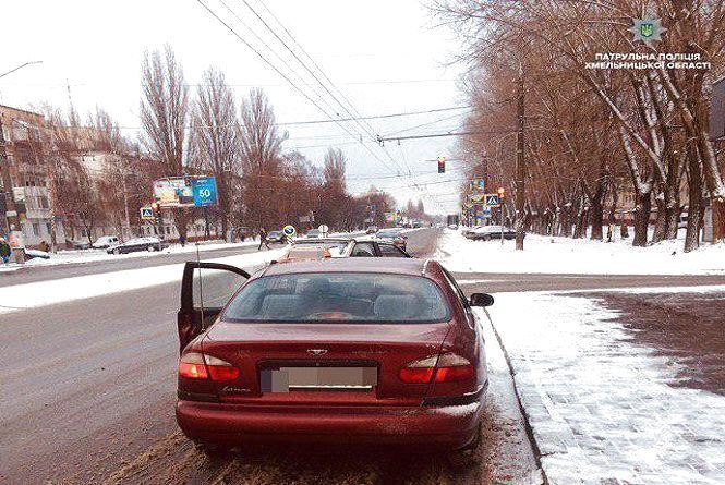 Новини Хмельницького - фото з П’яний 17-річний за кермом та втікач на «Range Rover»: хроніка ДТП у Хмельницькому П’яний 17-річний за кермом та втікач на «Range Rover»: хроніка ДТП у Хмельницькому, фото №2 на сайті vsim.ua