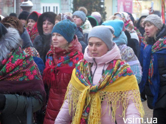 Новини Хмельницького - фото з Сотні хмельничан вийшли на загальноміське колядування Сотні хмельничан вийшли на загальноміське колядування, фото №4 на сайті vsim.ua