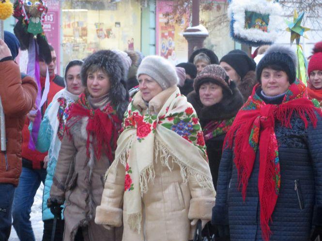 Новини Хмельницького - фото з Сотні хмельничан вийшли на загальноміське колядування Сотні хмельничан вийшли на загальноміське колядування, фото №10 на сайті vsim.ua