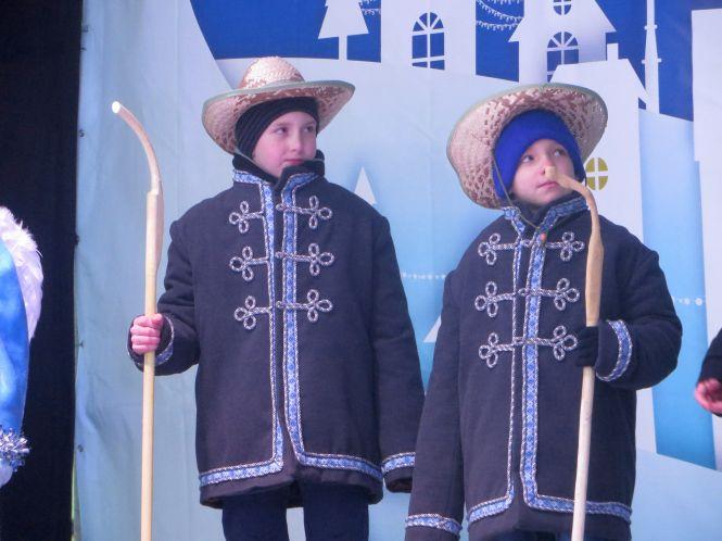 Новини Хмельницького - фото з Сотні хмельничан вийшли на загальноміське колядування Сотні хмельничан вийшли на загальноміське колядування, фото №18 на сайті vsim.ua